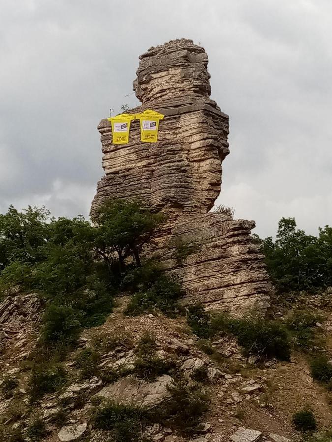 La Canopee Barret-sur-Meouge المظهر الخارجي الصورة